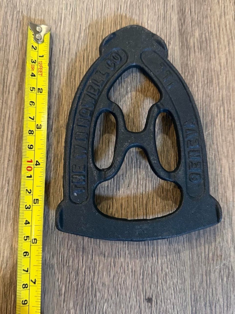 Antique cast iron, iron rest